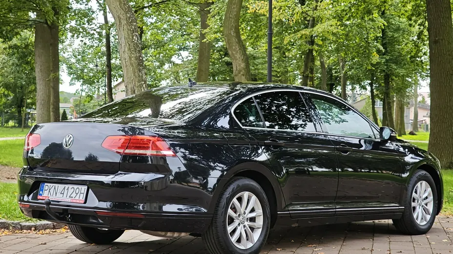 VOLKSWAGEN Passat -