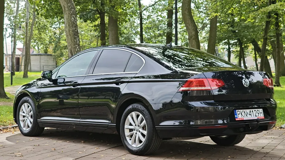 VOLKSWAGEN Passat -
