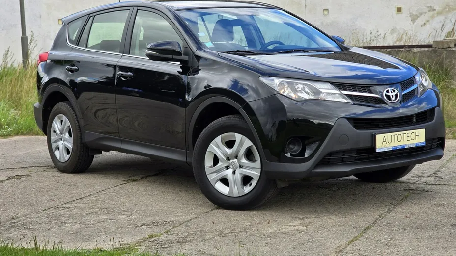TOYOTA RAV4 -