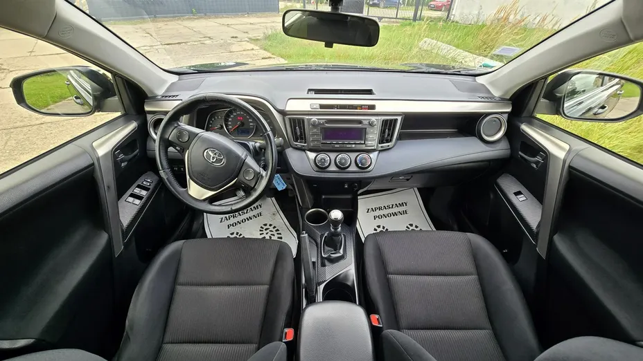 TOYOTA RAV4 -