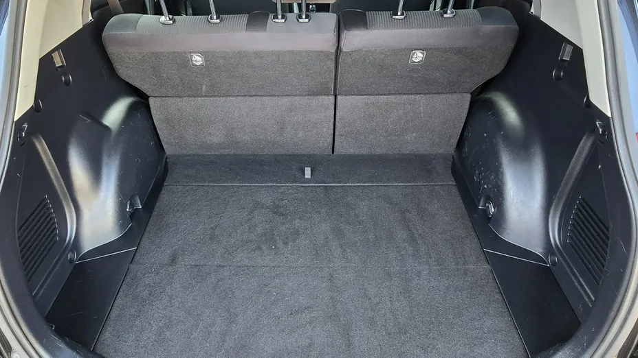 TOYOTA RAV4 -