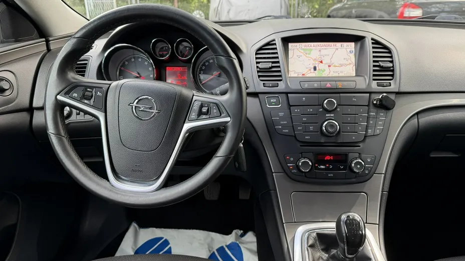 OPEL Insignia -