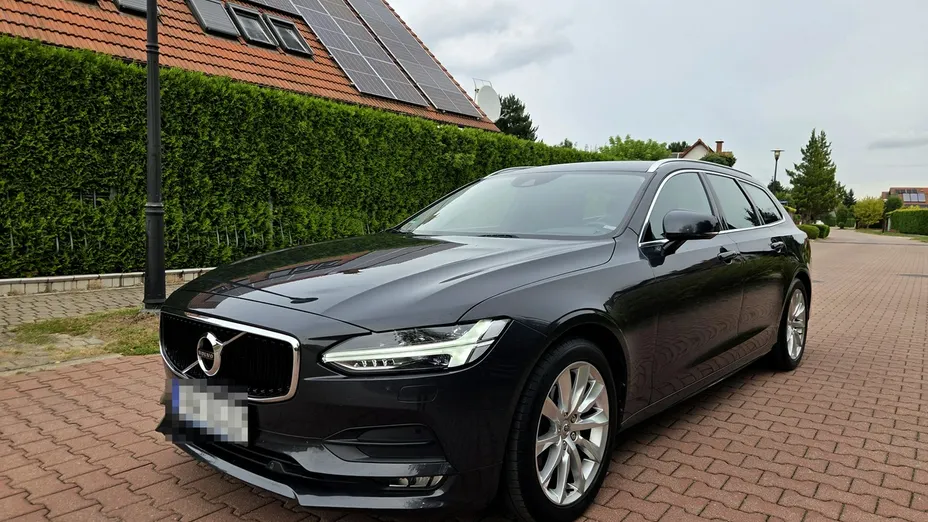 VOLVO V90 -