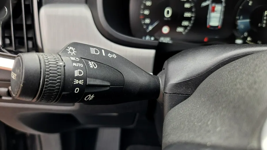 VOLVO V90 -