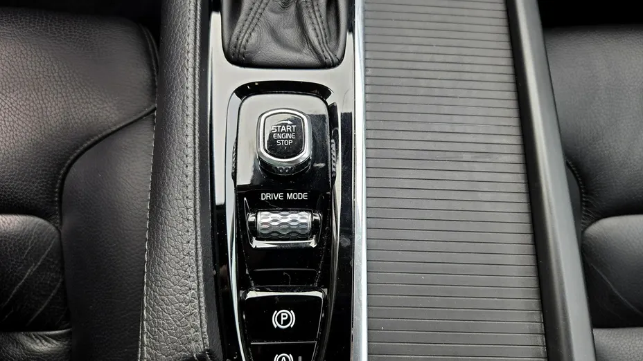 VOLVO V90 -