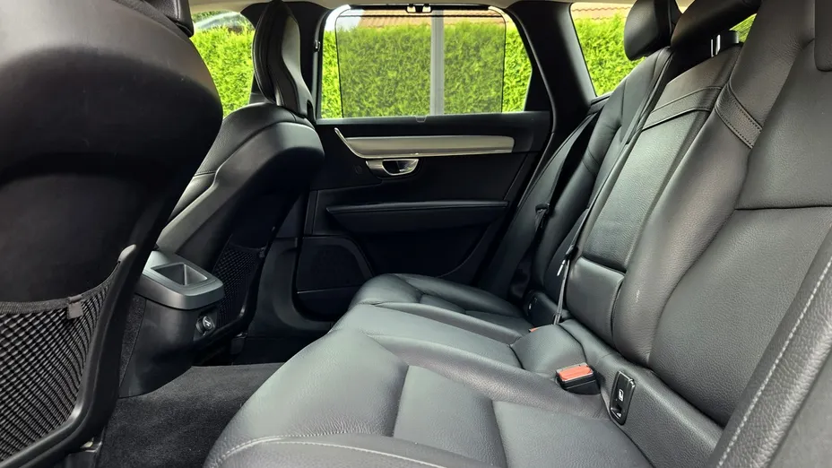 VOLVO V90 -