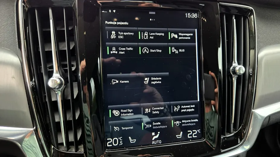 VOLVO V90 -