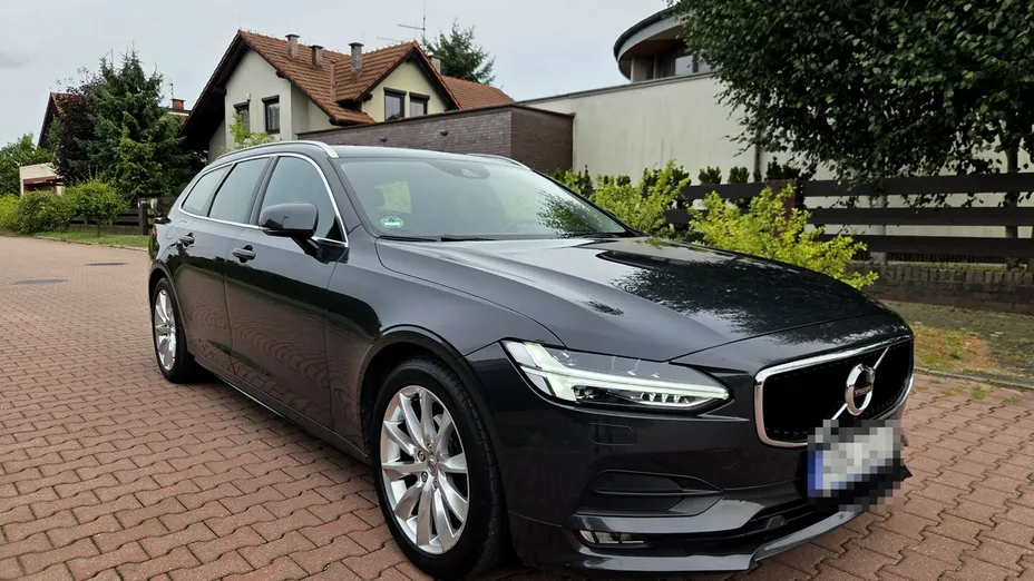 VOLVO V90 -