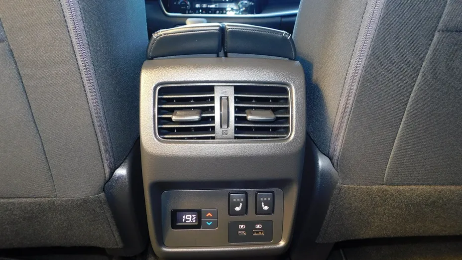 NISSAN X-Trail -