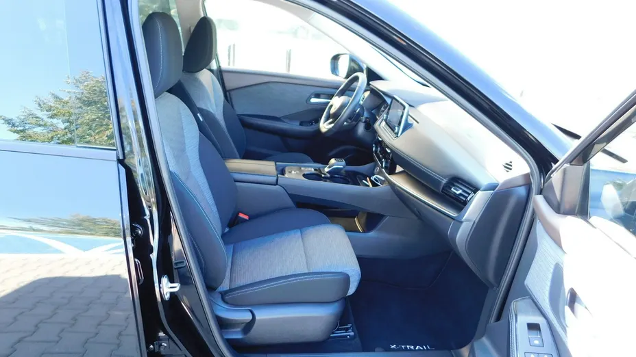 NISSAN X-Trail -