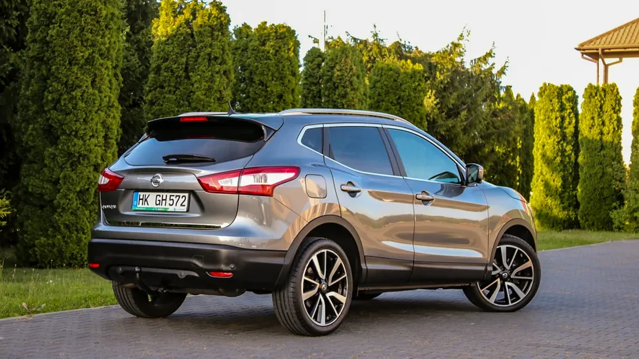 NISSAN Qashqai -