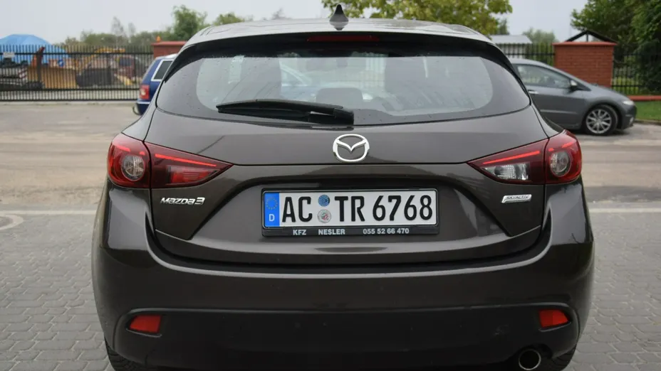 MAZDA 3 -