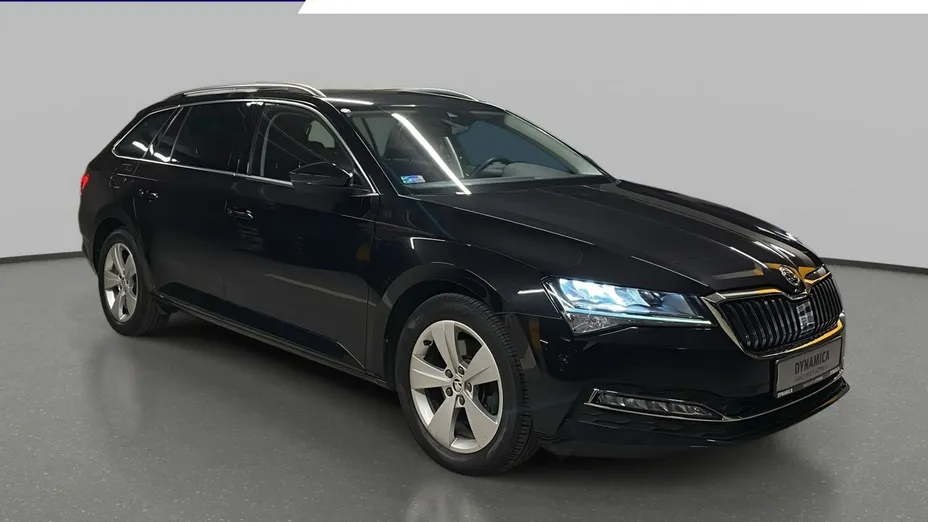 SKODA Superb -