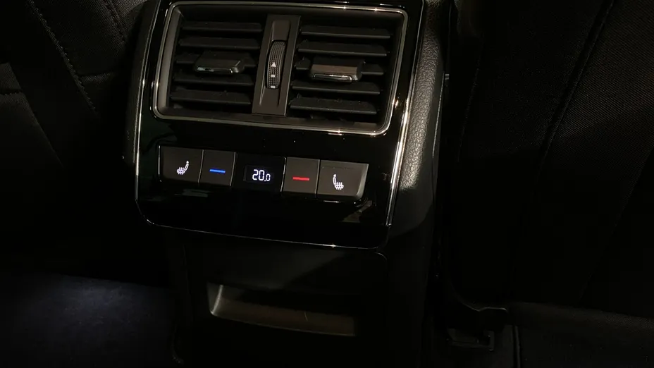 SKODA Superb -