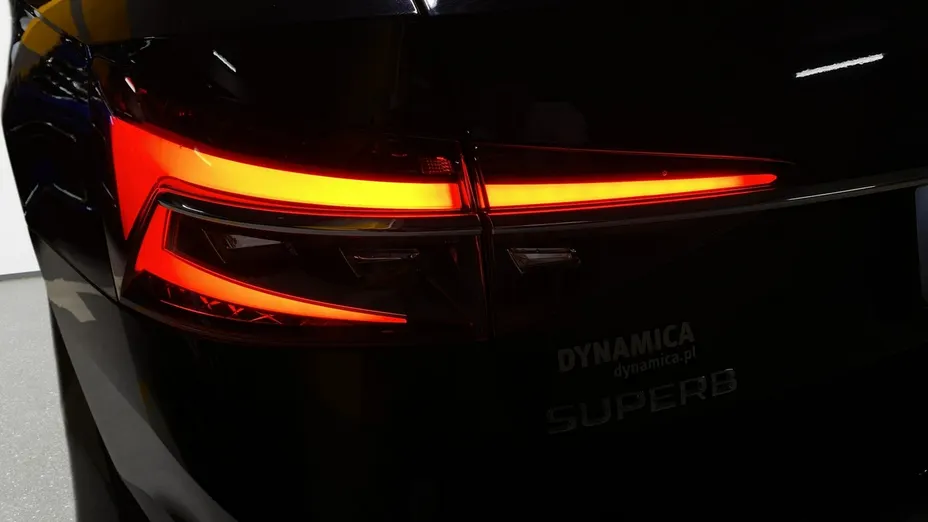 SKODA Superb -