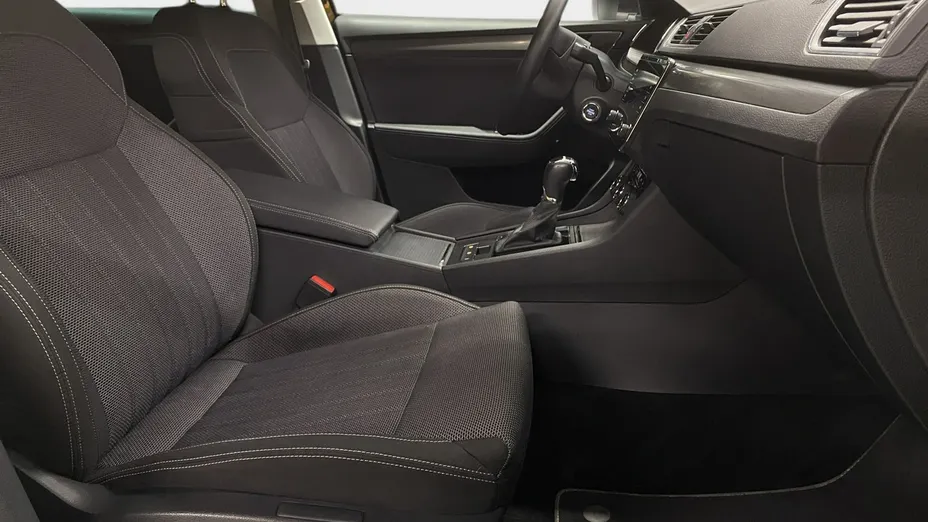 SKODA Superb -