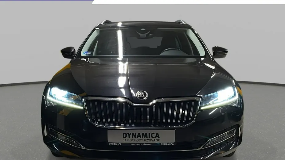 SKODA Superb -