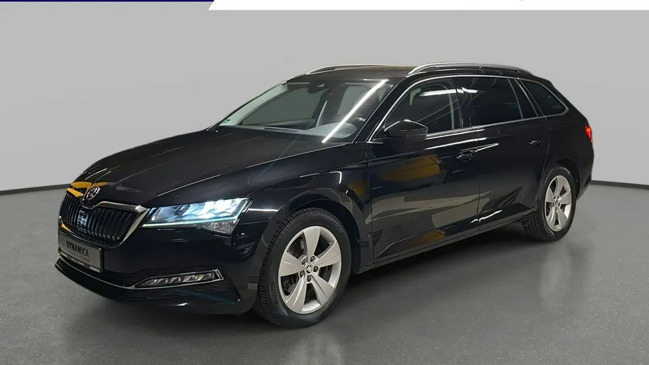 SKODA Superb -