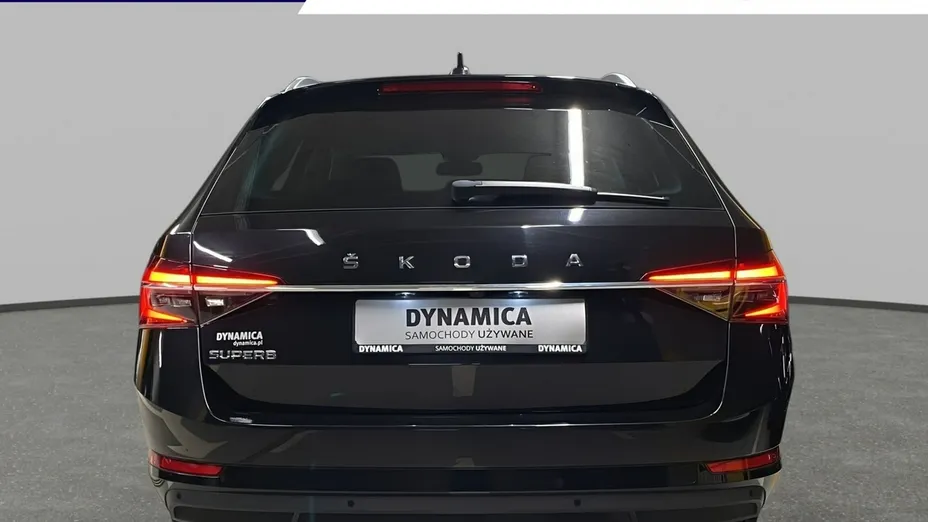 SKODA Superb -