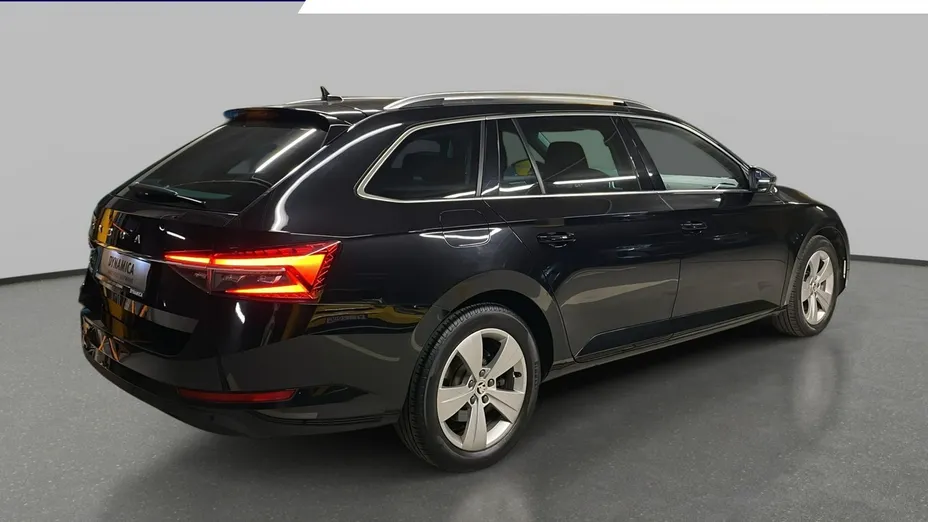 SKODA Superb -