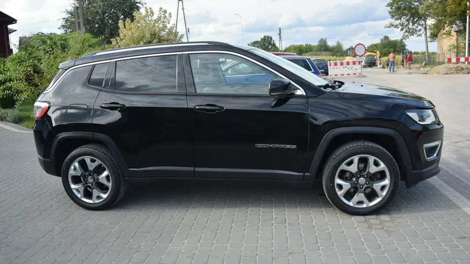 JEEP Compass -