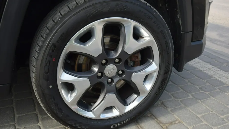 JEEP Compass -