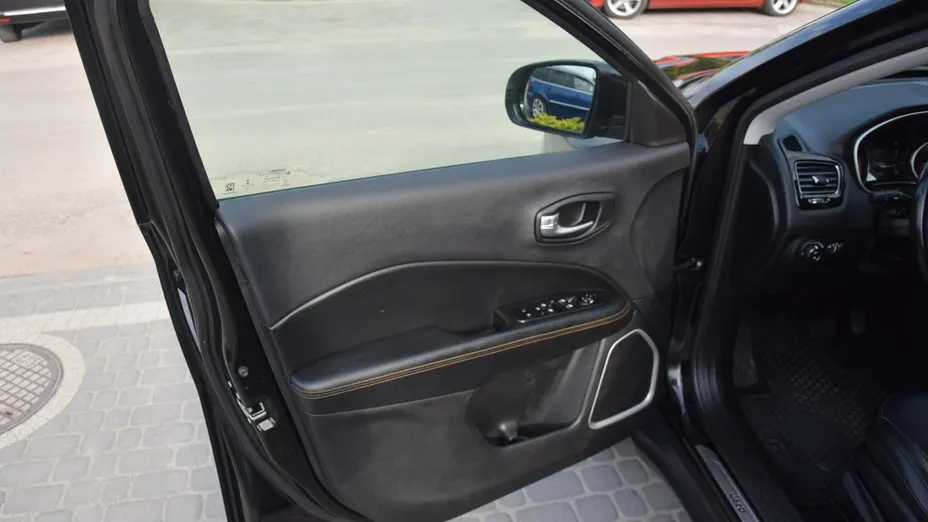 JEEP Compass -