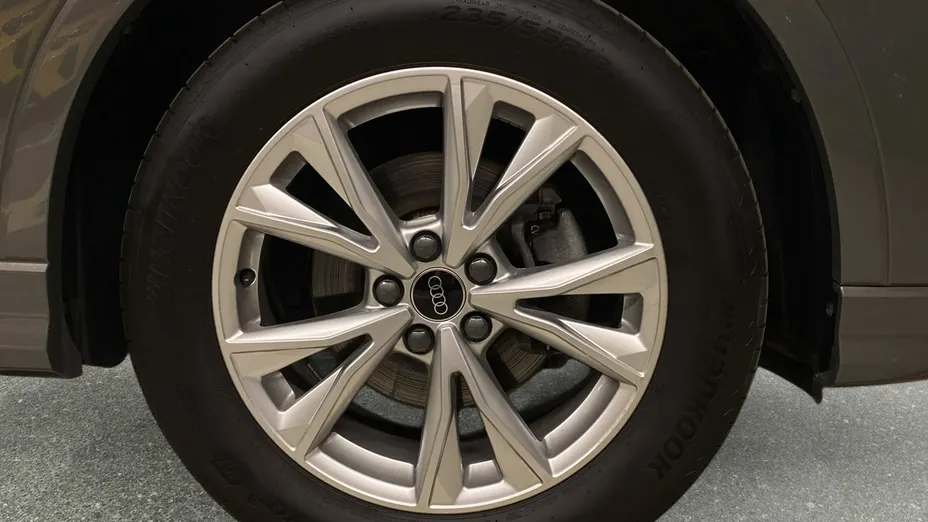 AUDI Q3 -