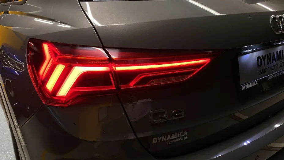 AUDI Q3 -