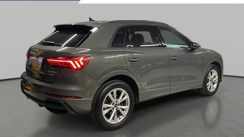 AUDI Q3 -
