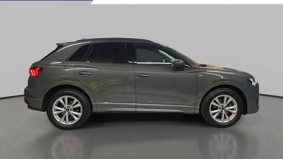AUDI Q3 -