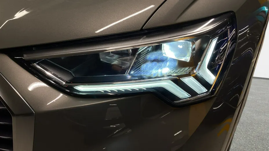 AUDI Q3 -