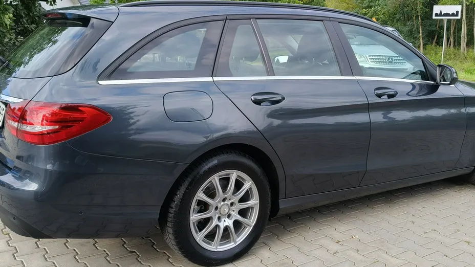 MERCEDES-BENZ C Klasa -