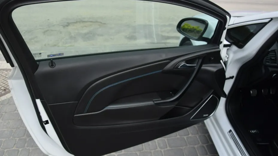 OPEL Astra -