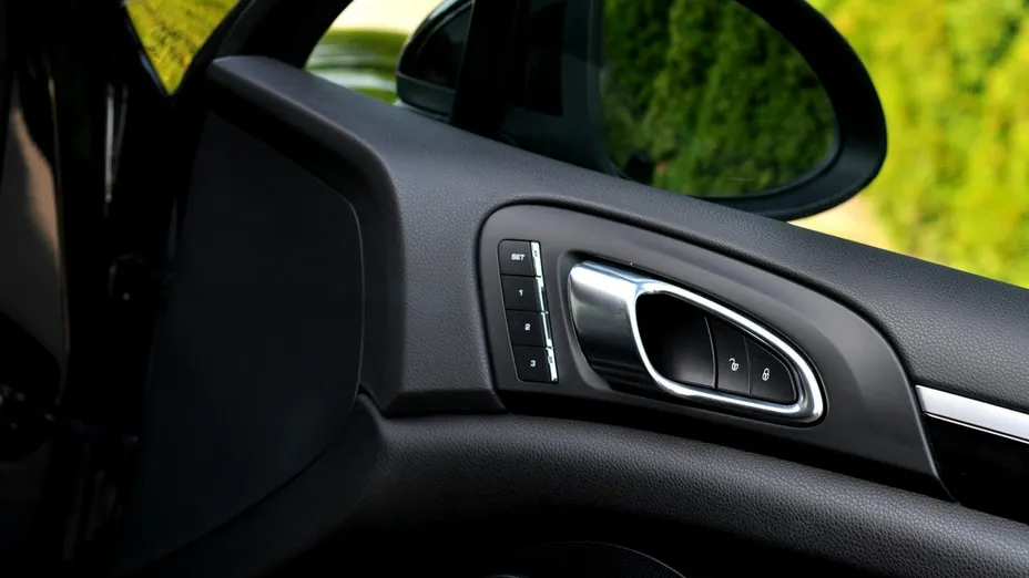 PORSCHE Cayenne -