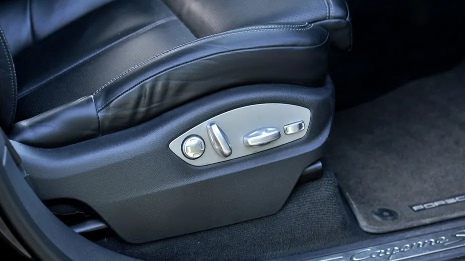 PORSCHE Cayenne -