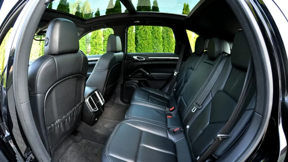 PORSCHE Cayenne -