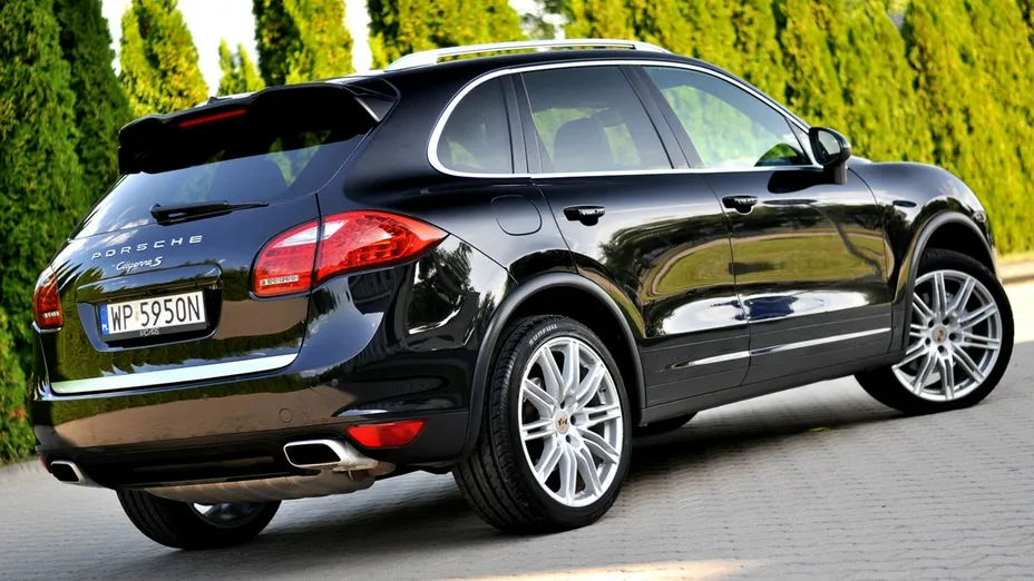 PORSCHE Cayenne -