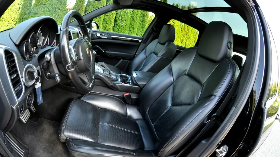 PORSCHE Cayenne -