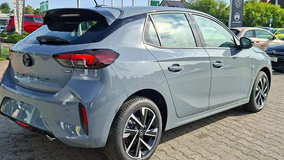OPEL Corsa -