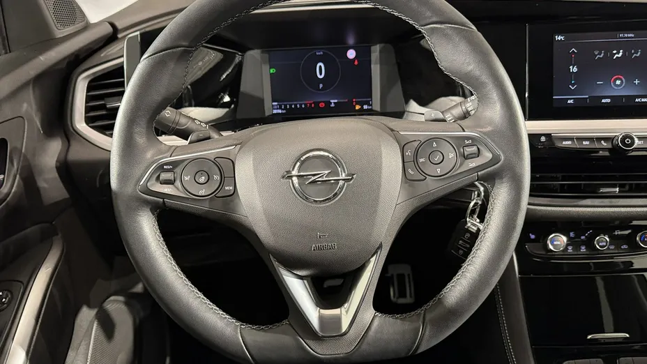 OPEL Grandland X -