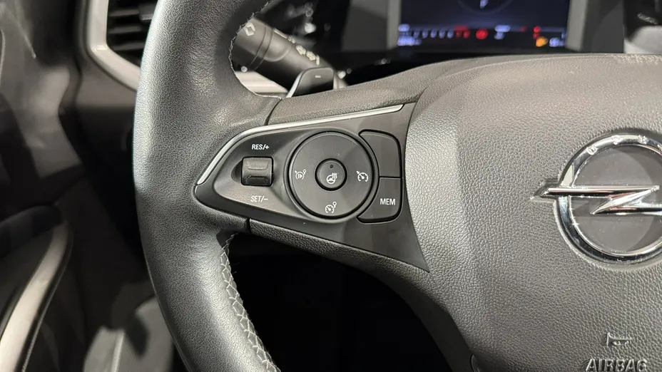 OPEL Grandland X -