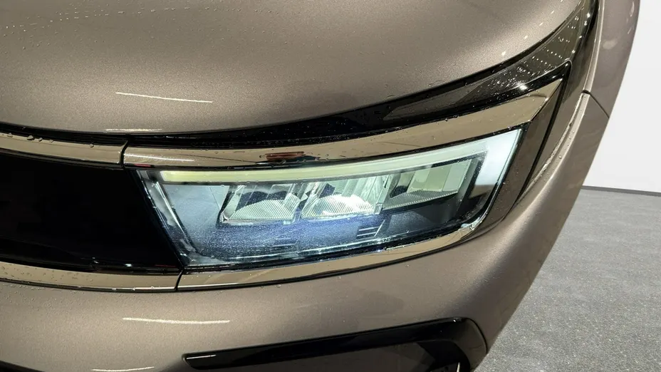 OPEL Grandland X -