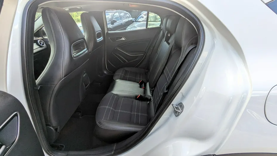 MERCEDES-BENZ GLA -