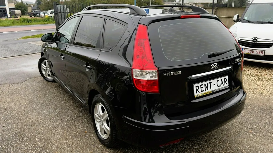HYUNDAI i30 -
