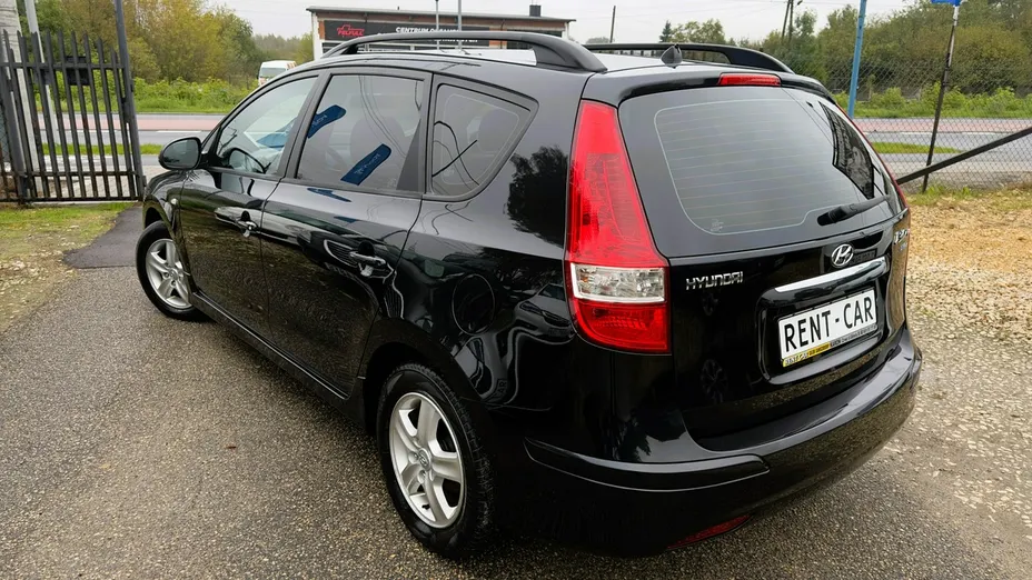 HYUNDAI i30 -