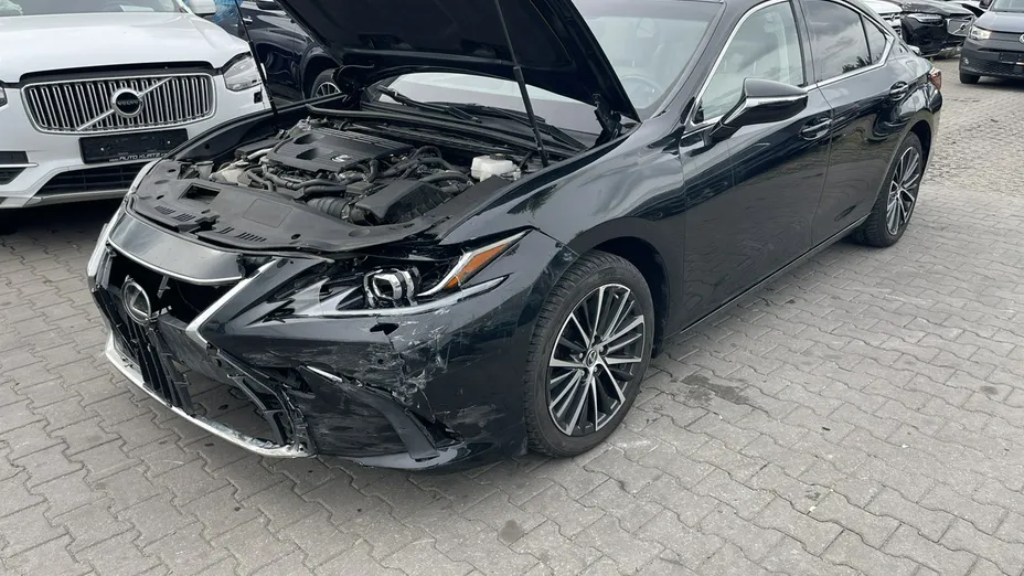LEXUS ES -