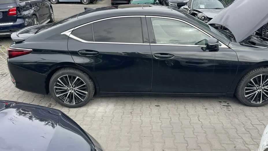 LEXUS ES -