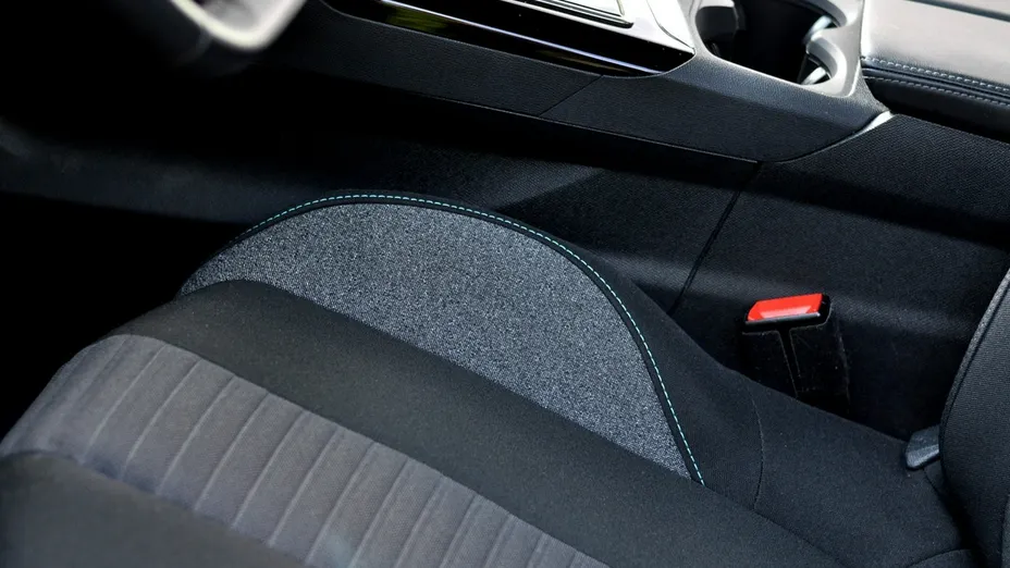 PEUGEOT 3008 -