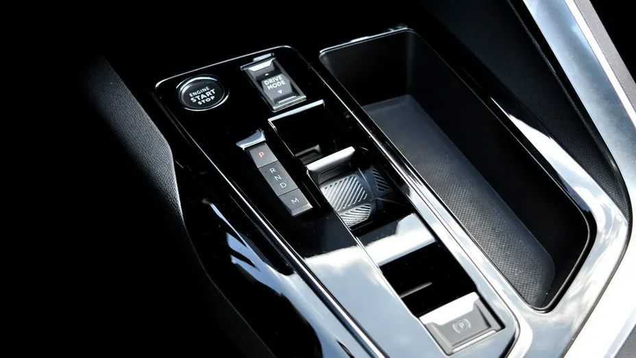 PEUGEOT 3008 -